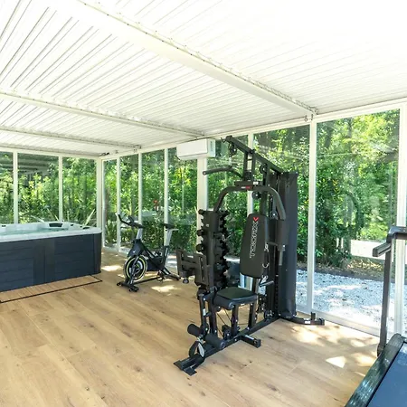 Vittoria - Lusso Con Piscina, Tennis, Jacuzzi E Palestra *