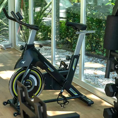 Vittoria - Lusso Con Piscina, Tennis, Jacuzzi E Palestra *