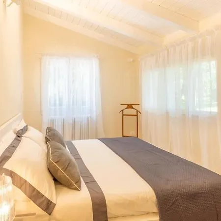Vittoria ,tennis Court, Pool , Jacuzzi & Gym * Lucca