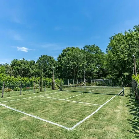 Vittoria ,tennis Court, Pool , Jacuzzi & Gym Villa *